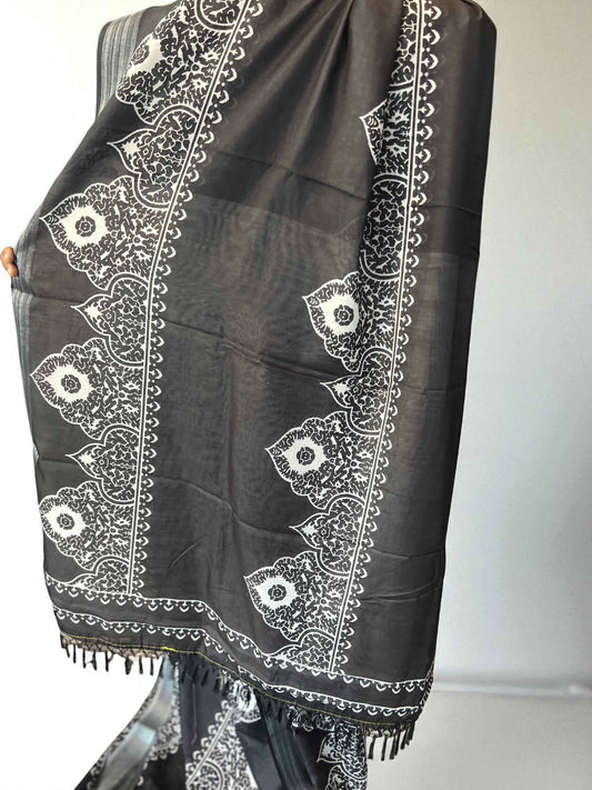 Soft Cotton Black Saree - Elegant and Comfortable Traditional Wear - Craft Of Aele