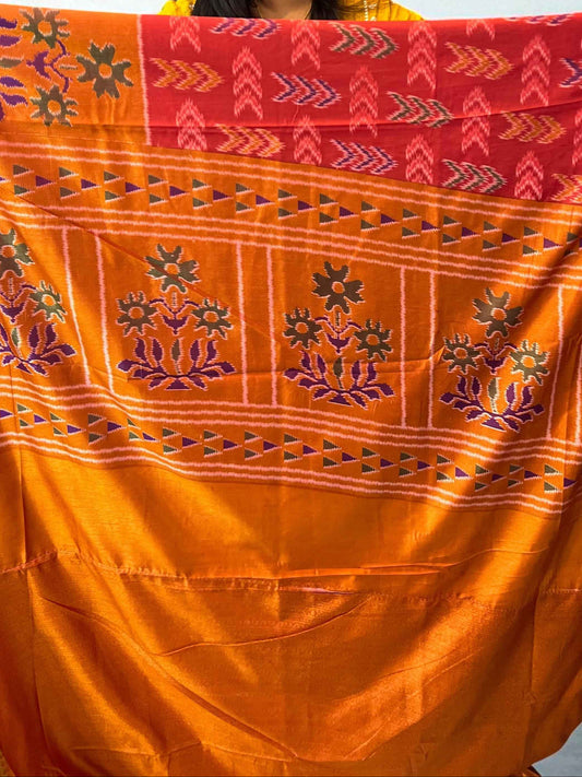 Pochampally Ikkat Saree – Elegant Handwoven Traditional Drapes - Craft Of Aele