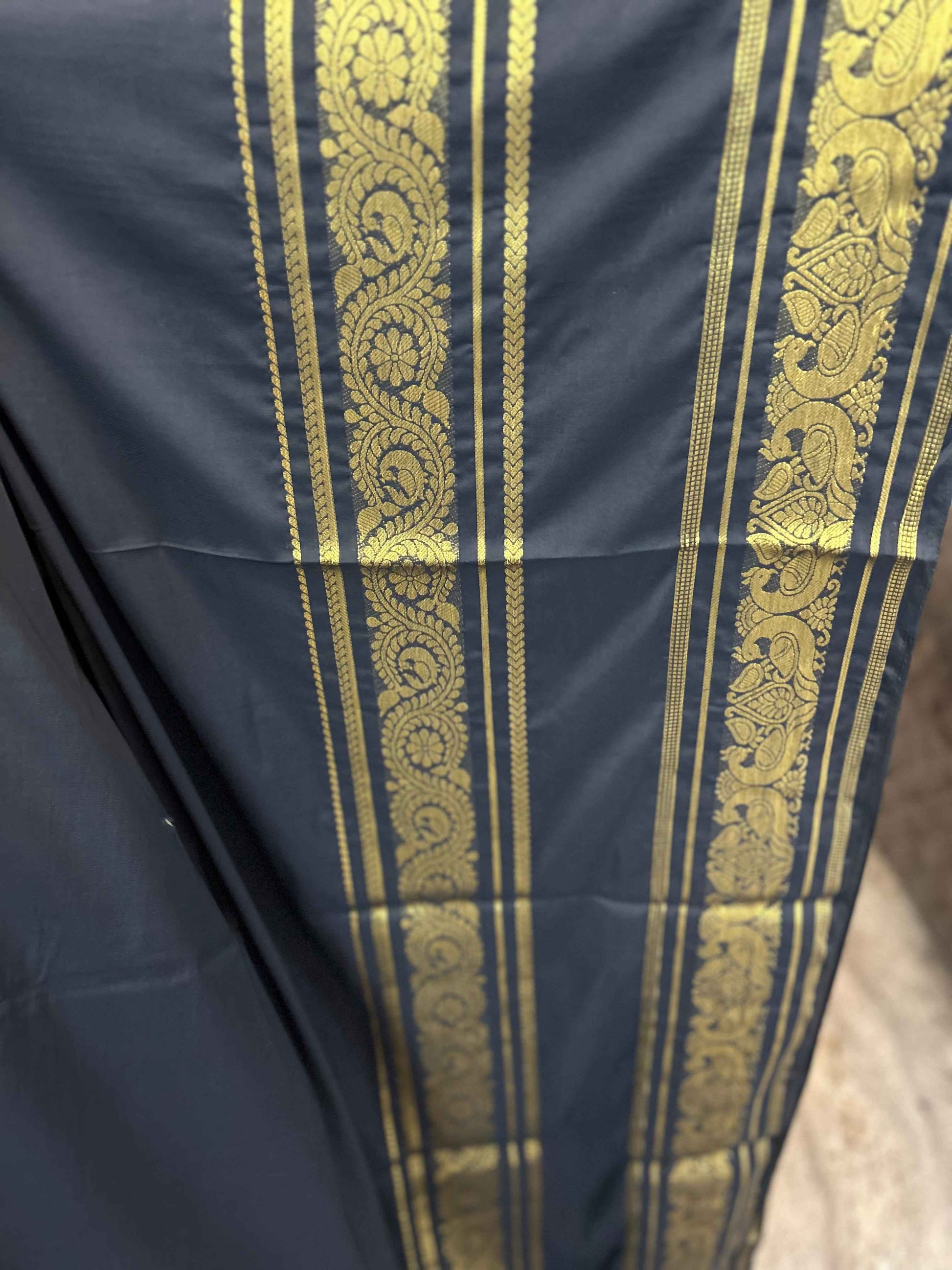 Mysore Semi Crepe Elegant bentex border design - Royal Blue