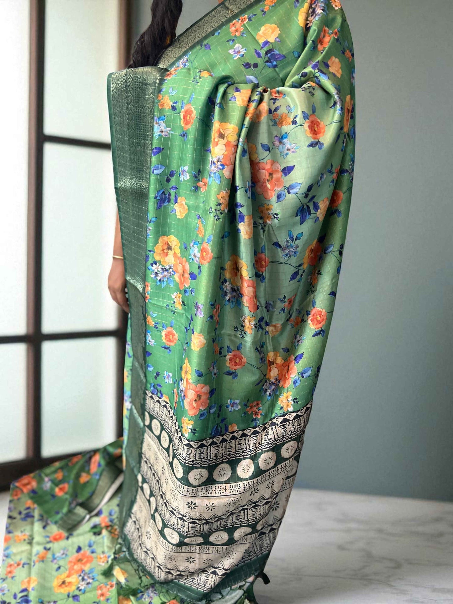 Floral Cotton Saree with Elegant Borders and Luxurious Pallu - Craft Of Aele