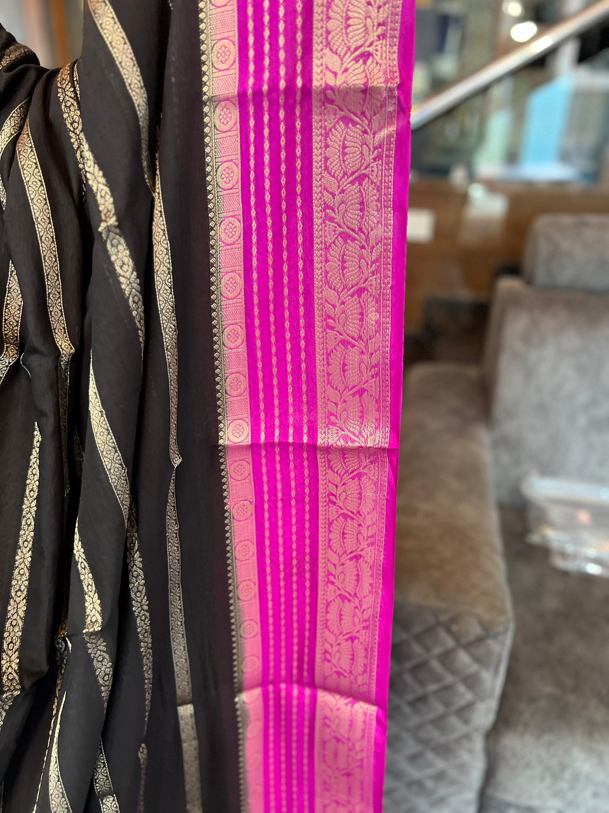 Premium Georgette Saree - Elegant Black with Pink Design - Craft Of Aele