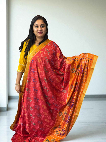 Pochampally Ikkat Saree – Elegant Handwoven Traditional Drapes - Craft Of Aele
