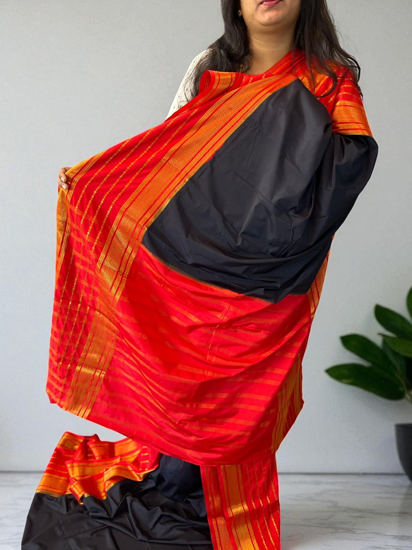 Semi Crepe Black Tomato Red Stylish Combo Saree - Craft Of Aele