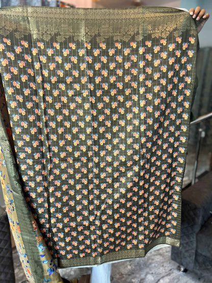 Floral Cotton Saree with Elegant Borders and Luxurious Pallu - Craft Of Aele